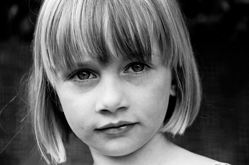 bw girlLook